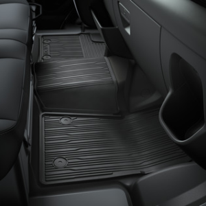 Tepih, spredaj gumiran, črn